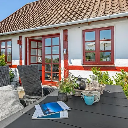 Beautiful In With 2 Bedrooms Διαμέρισμα